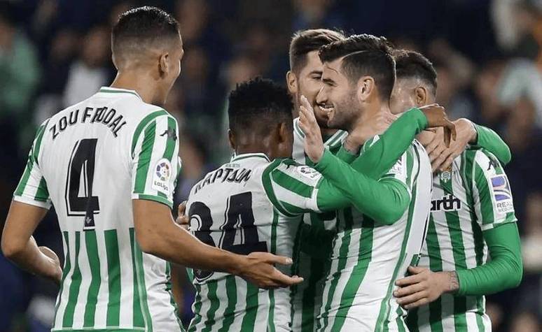 扑克游戏-塞维利亚主场大胜，再次展现豪门实力的简单介绍